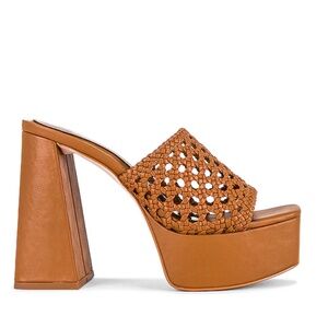 x REVOLVE JLO Jennifer Lopez